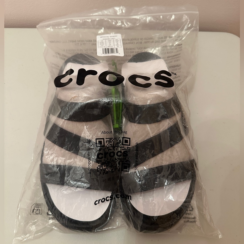 CROCS Women’s Getaway Strappy Sandal - Black